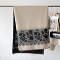 Eleganter dicker Kaschmir-ähnlicher Schal mit schwarzen Blumenmustern und Fransen - Beige