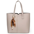 Borsa tote beige in pelle a grana di litchi con ciondolo a nappa in grani di legno - Grigio Beige