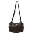 Dunkelbraune Schultertasche aus Öl-Wachs-Leder mit Vintage-Faltenstruktur und Silberteilen - Braun