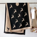 Modischer Strickschal in Schwarz und Camel mit Vintage Rentier-Jacquardmusterung - 66*186cm / Schwarz Khaki