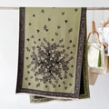 Sciarpa verde oliva effetto cashmere con stampa a farfalla e dettagli con frange - Verde Scuro