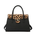 Sac fourre-tout noir en cuir grainé avec rabat léopard brillant et fermoir doré - Léopard Noir (Pièce Unique)