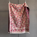 Écharpe à fleurs roses rose et bordeaux avec détails de franges et texture douce - 66*192cm / Fleur Rose Rouge