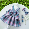 Vestido JK para mascotas a cuadros azul y rosa con lazo, perlas y correa a juego - XS / Conjunto De Vestido De 3 Piezas Estilo JK / Cuadros Azul Lago
