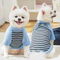 T-shirt rayé pour chiens et chats avec anneau en D en métal pour attacher la laisse - S / T-shirt 2 pattes / 506 Rayé Bleu-Noir