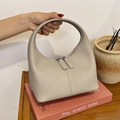 Sac à main beige minimaliste en cuir souple avec double fermeture éclair et poignée - Gris