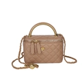 Sac boîte beige matelassé avec logo camélia doré et bandoulière à boule réglable - Kaki