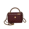 Sac bandoulière matelassé bordeaux élégant avec poignée dorée et chaîne en métal - Rouge