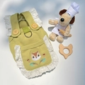 Detail von grünem Haustierkleid aus Waffelstrick mit Spitze und Eichhörnchen-Stickerei - XS / Grasgrün