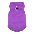 Gros plan détaillé du gilet en polaire violette avec anneau en D et coutures renforcées - Violet