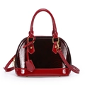 Sac coque rouge motif serpent en cuir verni brillant avec détails dorés élégants - Rouge