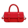 Elegante borsa rossa con trama a onde, doppi cinturini e fibbie in metallo argento - Rosso