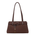 Sac sous le bras minimaliste marron foncé en similicuir mat avec breloque clé argentée - Marron