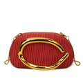 Rote gewebte Abendtasche mit goldenem C-Griff und feiner Schlangenkette - Rot