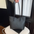 Large black leather tote bag with pebble grain finish and V-stitch detail for women - No Pendant / Black