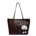 Borsa tote marrone scuro in pelle PU con trama vintage e ciondolo a nuvola carino - Caffè (Con Ciondolo)