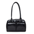 Bolso de hombro negro brillante minimalista con dos bolsillos frontales y plata - Negro