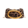 Elegante borsa da sera leopardata con fibbia a C dorata e tracolla a catena sottile - Marrone