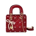 Sac à main en cuir verni rouge avec matelassage et breloque perle élégante - Rouge Vin (Avec Pendentif)