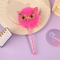 Bolígrafo de búho de peluche rosa con corazones en bandeja decorativa escolar - Búho Rosa Rojo