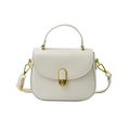 Elegante cremeweiße Satteltasche mit goldenem Verschluss und hochwertigem PU-Leder - Gebrochenes Weiß