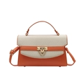 Elegante borsa bicolore arancione e beige con chiusura dorata e dettagli di catena - Arancione