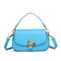 Bolso de hombro azul vibrante para mujer con hebilla dorada y correa extraíble - Azul claro