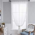 Wit halfdoorzichtig gordijn met pompons en kanten rand in een moderne kamer - 100cm Breed * 130cm Hoog / Wit