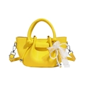 Sac seau jaune vif en cuir grainé avec dentelle et pendentif en perles chic - Jaune