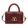 Borsa a mano in pelle goffrata lucertola rosso scuro con chiusura dorata e manico - Rosso