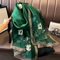 Châle en soie et laine vert foncé avec broderie florale et bordure pailletée dorée chic - 90*180cm / Vert