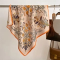 Seidenquadrat mit Karomuster, orangen Blumenmotiven und handrolliertem Saum - Beige Karo Blumen (Oranger Rand) / Oranger Rand Stil
