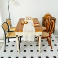 Set da pranzo country francese con tavolo in legno, runner in pizzo e sedie in rattan - 35*40 / Rombo Bianco