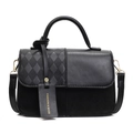 Bolso bandolera negro acolchado con textura asimétrica y elegantes detalles dorados - Negro
