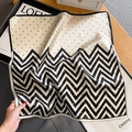 Foulard quadrato in seta da donna con pois e strisce ondulate in stile lussuoso - 53*53cm / Beige-Nero
