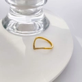 Macro detail of V-shaped 18K gold-plated chain ring with paved cubic zirconia stones - US 6 / Pointed V-Shape Thin Diamond