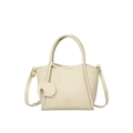 Schicke beige Eimertasche aus weichem Leder mit Elefanten-Anhänger und Gurt - Cremeweiß