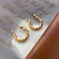 Orecchini a cerchio classici in titanio placcato oro 18K con trama a corda - Stile Filo Intrecciato (Diametro 2,6 cm)
