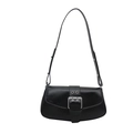 Borsa a sella nera lucida vintage con grande fibbia argento e tracolla sottile - Nero