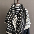 Fashion geometric letter scarf in black and white cashmere-like fabric with tassels - Black