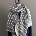 Thick geometric scarf with fringes and English quote print for winter warmth - Gray