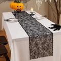 Halloween tafelloper van zwart kant met spinnenwebpatroon voor feestelijke tafeldecoratie - Spinnenweb-Mini Maat