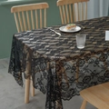 Elegante schwarze Spitzentischdecke mit Rosenmuster auf einem hölzernen Esstisch - 150*150CM / Schwarz