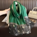 Écharpe en soie synthétique vert foncé avec broderie papillon et perles - Vert