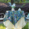 Mantel cuadrado impermeable con estampado de flamenco rosa y hojas tropicales - 132x132cm / Azul Zafiro Flamenco