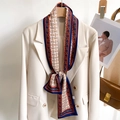Elegant narrow silk scarf with chain print styled on white blazer and brown leather bag - 12*148cm / Navy Blue Edge