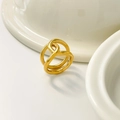 Bague multicouche dorée entrelacée avec lignes évidées audacieuses plaquée or 18 carats - Nœud croisé