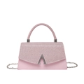 Borsa a tracolla rosa con paillettes, catena e logo a V argento su sfondo bianco - Rosa