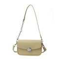 Retro beige Satteltasche mit Kieselleder-Textur und Silber-Schnalle für Damen - Beige
