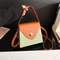Sac à main boîte tendance orange et vert avec design à texture plissée - Vert